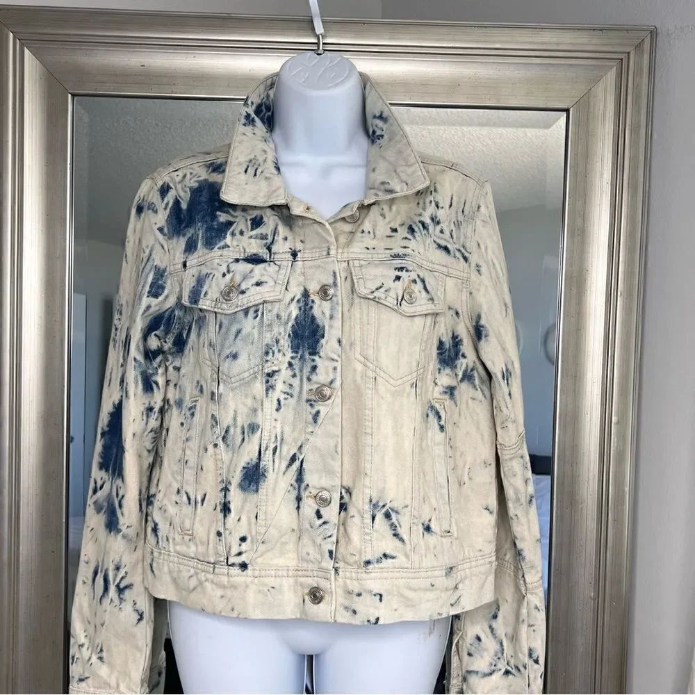 FREE PEOPLE Jones Tie Dye Blue Denim Jacket Size M.